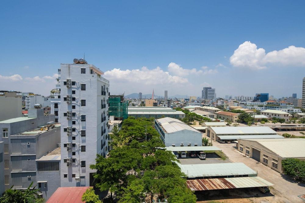 Platinum Danang Hotel Exterior photo