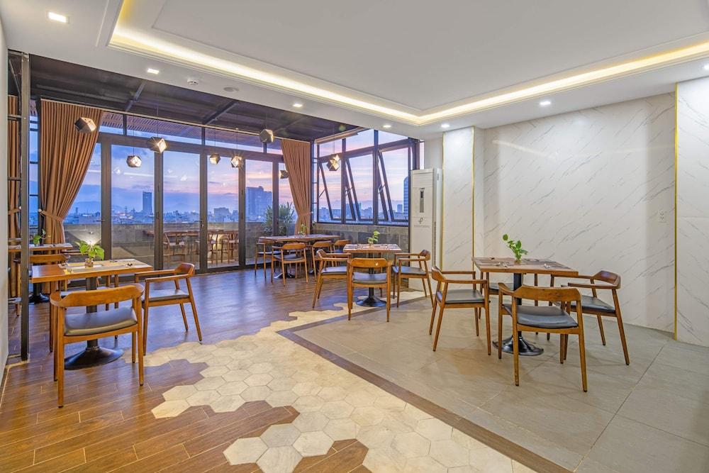 Platinum Danang Hotel Exterior photo