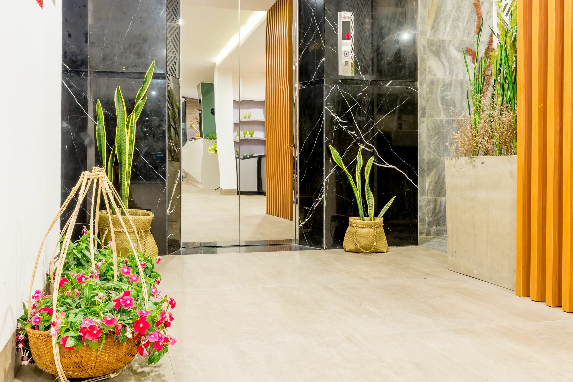 Platinum Danang Hotel Exterior photo